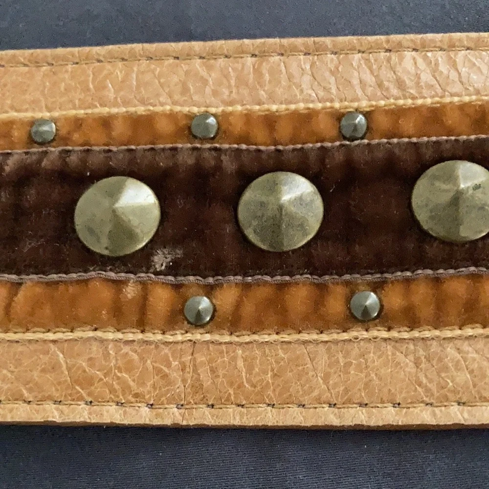 Retro studded belt
